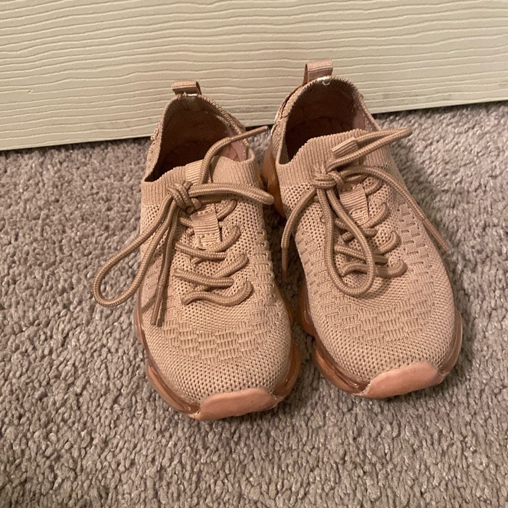 Little girls sneakers